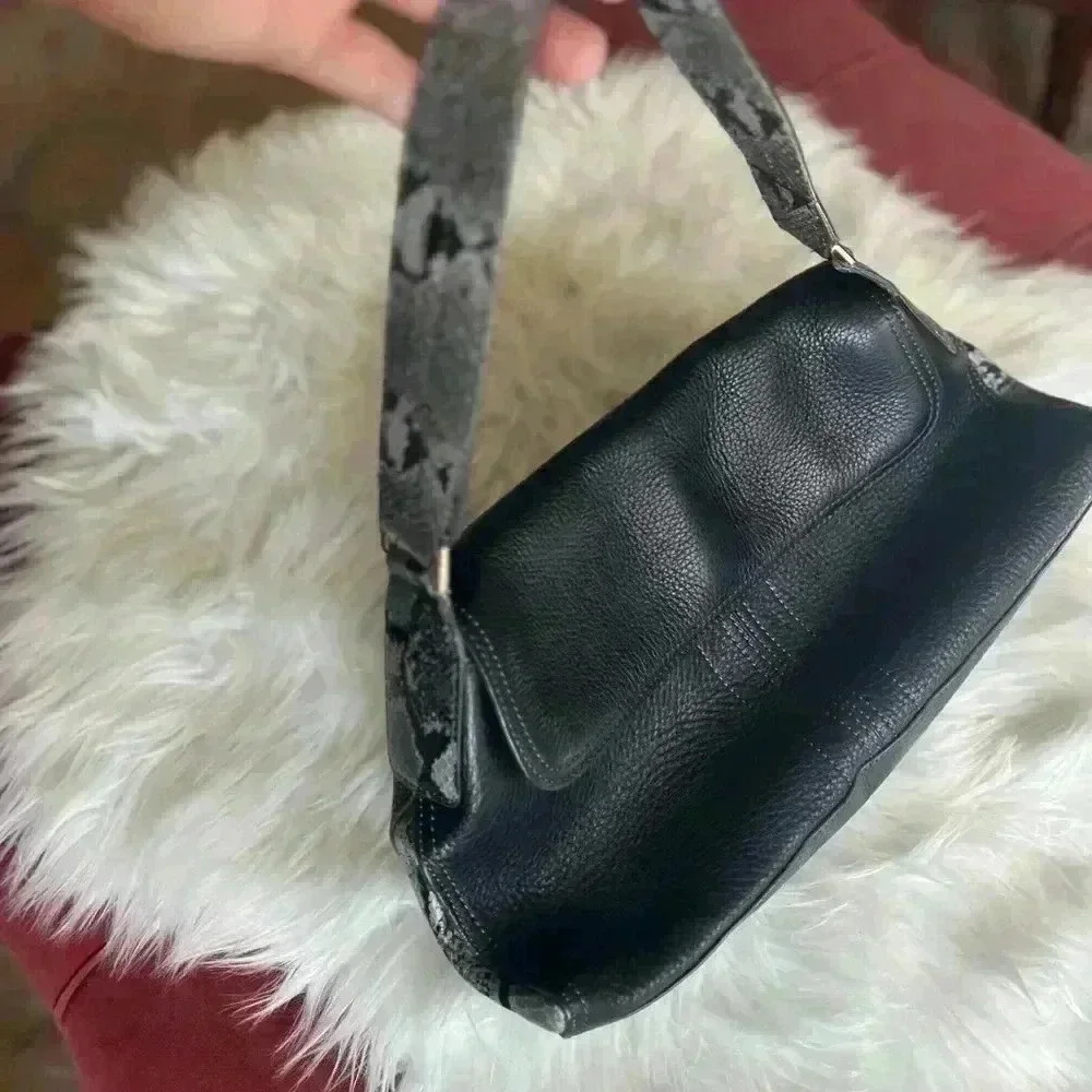 Kenneth Cole Black Leather Hobo Bag with Snake Embossed Details y2k